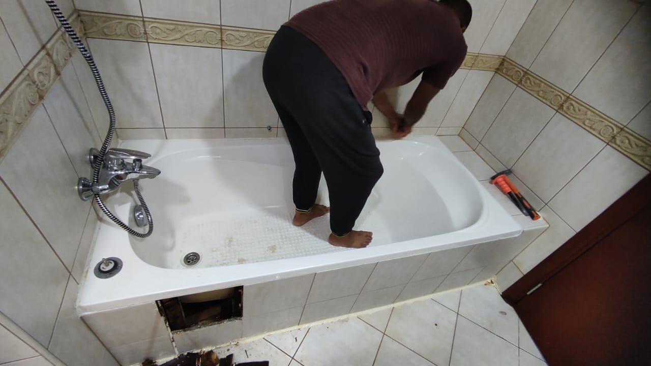 How Bathtub Cracks Are Repaired?